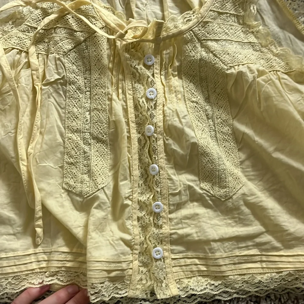 Butter yellow lace tank, S - Picture 4 of 6
